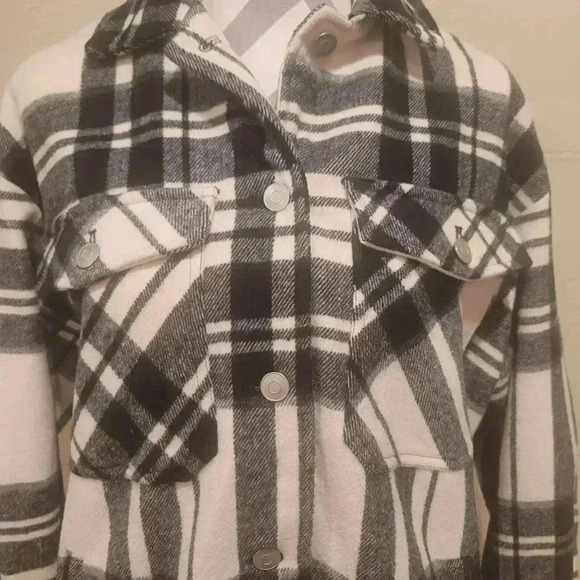 ZARA Oversized Shaket Overshirt Checkered Plaid Black and White M Pockets Collar - Picture 4 of 10